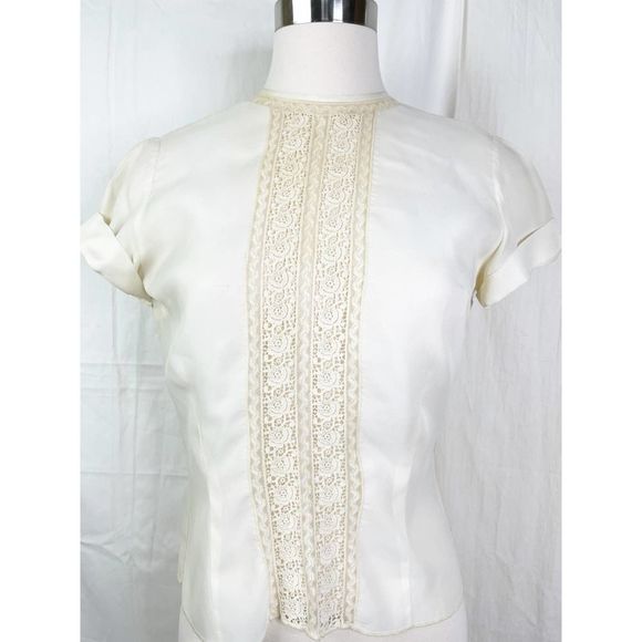 Saka Tops - 1960's Short Sleeve Lace Front Blouse With Back Buttons - Fashioned By Saka